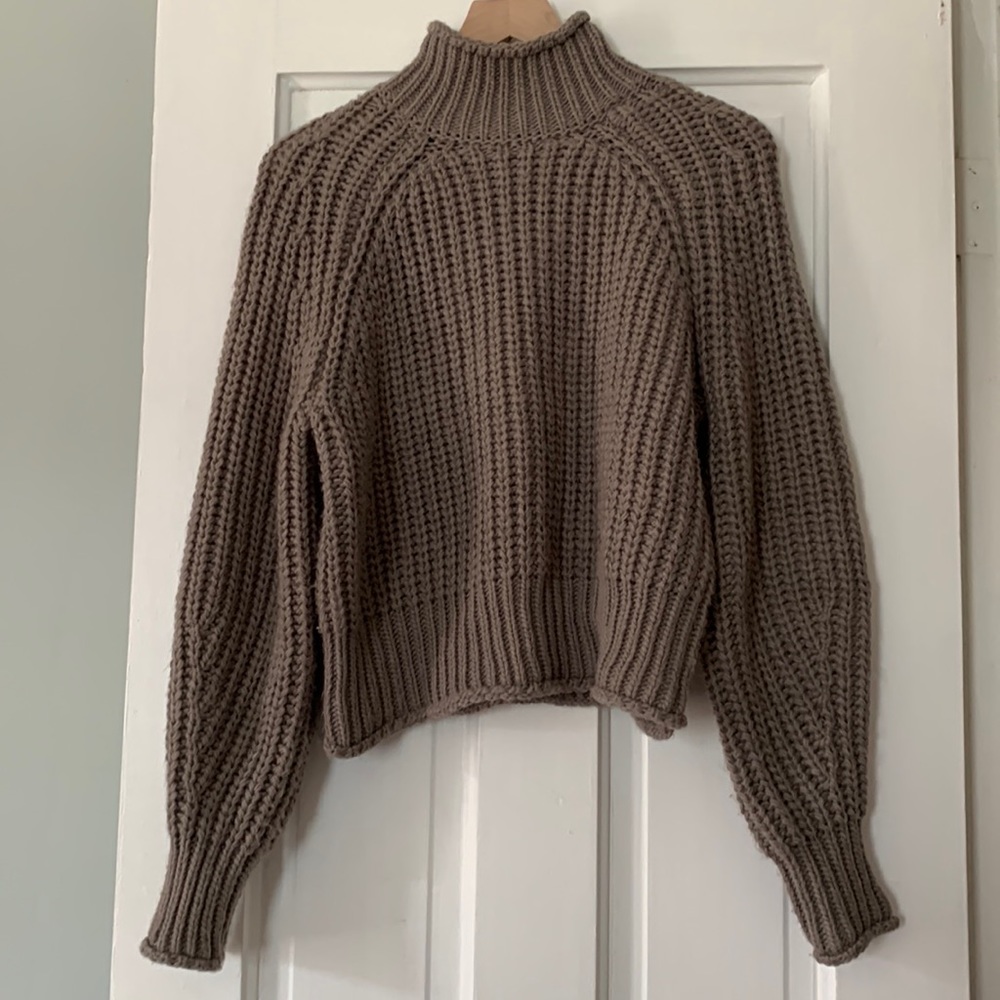 H&M High neck crop sweater